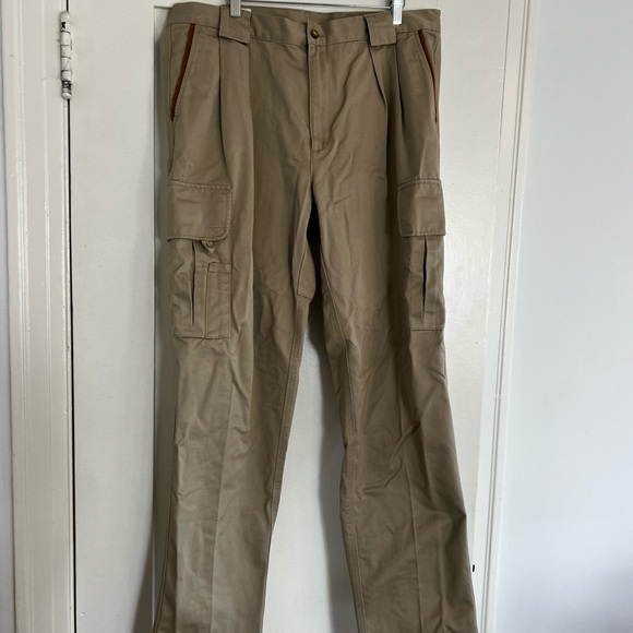Orvis Men's Khaki Cargo Pants with Pocket Detail